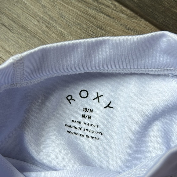 YM (10) Roxy Rash Guard - Picture 3 of 3